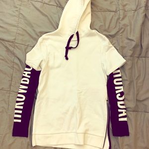 Black & white hoodie with a zipper